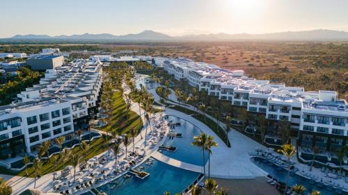 Punta Cana Resort | Secrets Tides Punta Cana - All Inclusive