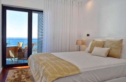 Sao Martinho Apartment | Seculo XXI-U, a Home in Madeira