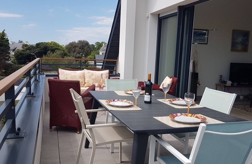 Quiberon Apartment | Secure luxury residence, top floor, terrace, beach 500m away, garage