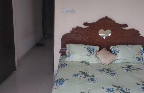 Dhaka Apartment | Secured Family Studio Apartment-near Airport,AC,Fridge,WiFi,Stove