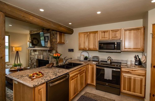 Pagosa Springs House | See Fall's Changing Colors! Knotty & Nice: Spectacular Lakefront Home. Hot Tub, Mins to Uptown!
