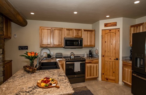 Pagosa Springs House | See Fall's Changing Colors! Knotty & Nice: Spectacular Lakefront Home. Hot Tub, Mins to Uptown!