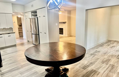 Kerrville House | SEE THE ECLIPSE ! 3/3 UNFURNISHED townhouse with a large 2nd story terrace