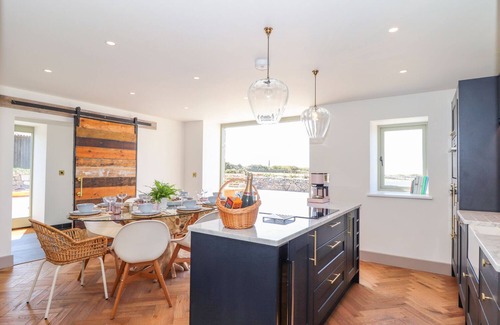 St Just Cottage | SEE TWO SEAS, CAPE CORNWALL, pet friendly, with hot tub in St Just