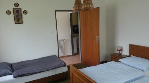 Krumpendorf am Woerther See House | Seebungalows Wedenig direkt am See