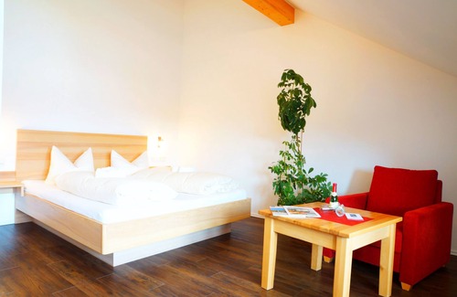 Dietringen Hotel | Seehotel und Appartements Schnöller