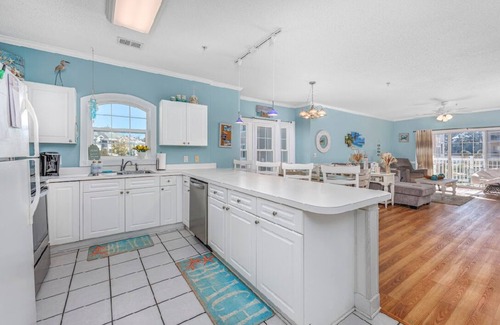 Central Myrtle Beach Condo | Seeking snowbirds! 50% off month-long stay