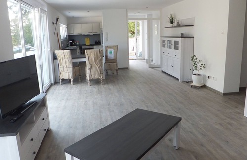 Ueberlingen Apartment | Seerevier: 84 m² modern and close to the center with a wonderful terrace. Quiet location!