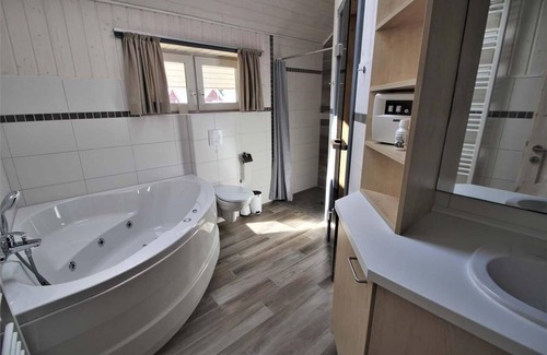 Mirow House | Seeschwalbe Classic 310 - Großzügiges Ferienhaus mit Eigener Sauna und Whirlpool