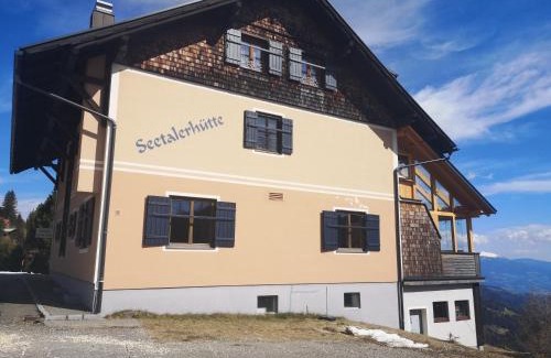Wolfsberg Bed & Breakfast | Seetalerhütte