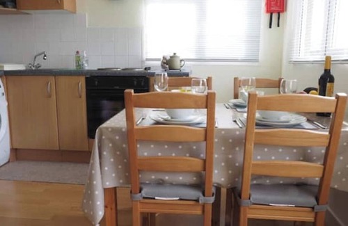 Padstow Ski Chalet | Self Catering Chalet. Sleeps 4. Set in 27 acres of parkland
