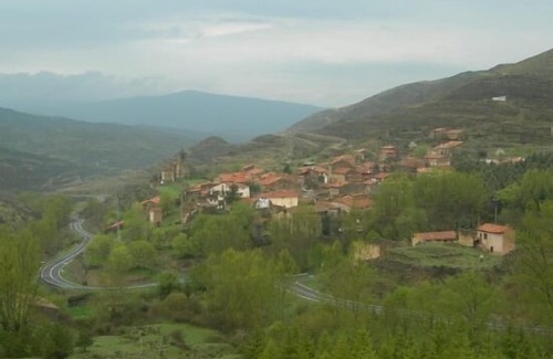 Navalsaz Cabin | Self catering cottage La Colmena for 2 people