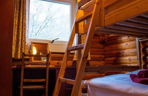 Duirinish Cabin | Self-Catering log cabin near Plockton and the Isle of Skye secluded, well equipped and dog friendly.