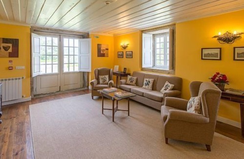 Santa Cruz do Lima Cottage | Self catering Quinta de Luou for 6 people