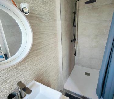 Centre Ville House | Self-checkin house - Private rooms to rent in a beautiful town house - Not a hotel - Shared facilities - Extra fee for sheets and towels - Private parking - Check your plateform inbox and follow check-in instructions - Chambres privées - Arrivée autonome