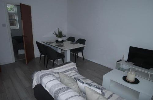 Finchley Apartment | Self-Contained 1-Bed Flat in North Finchley