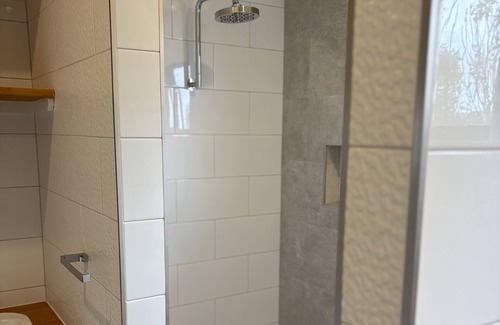 Middleton Beach Apartment | Self contained 2x1 in Middleton Beach, with deck, overlooking Middleton Beach