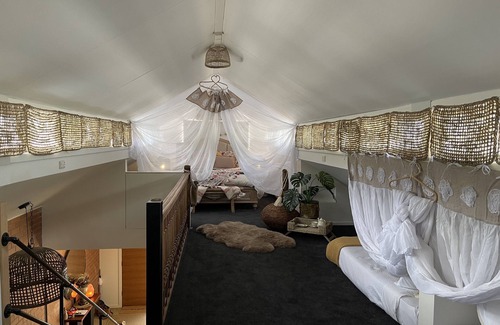 Echuca Apartment | Self contained Boutique Barn with loft living 200 mts from Echuca Hospital