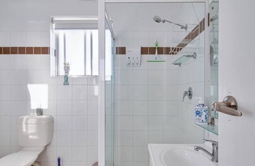 Semaphore Apartment | Semaphore's Seaside Retreat