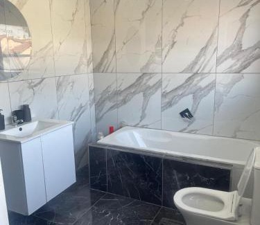Greater Johannesburg Metropolitan Area House | Semeni Asante Guesthouse Getaway