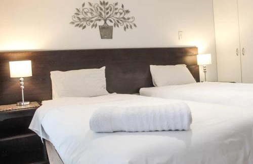 Greater Johannesburg Metropolitan Area House | Semeni Asante Guesthouse