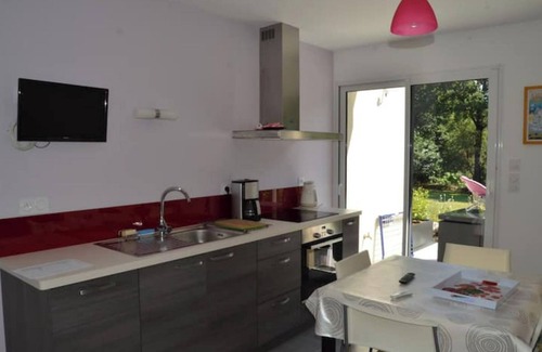 Saint-Gildas-de-Rhuys House | Semi-detached house in the countryside 5 minutes from the sea by car