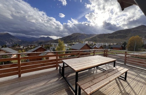 La Toussuire House | Semi-detached chalet near the slopes with sauna