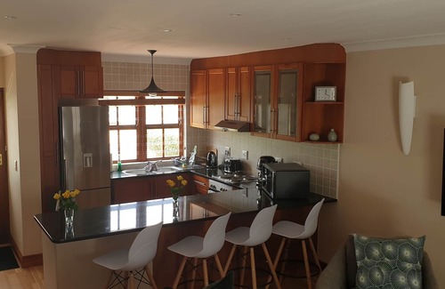 Tokai House | Semi-detached Town House with 3 bedrooms, 2.5 bathrooms, lounge and patio