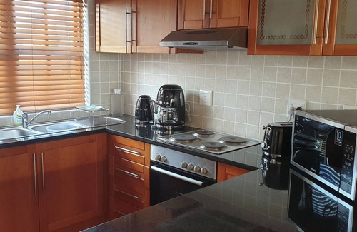 Tokai House | Semi-detached Town House with 3 bedrooms, 2.5 bathrooms, lounge and patio