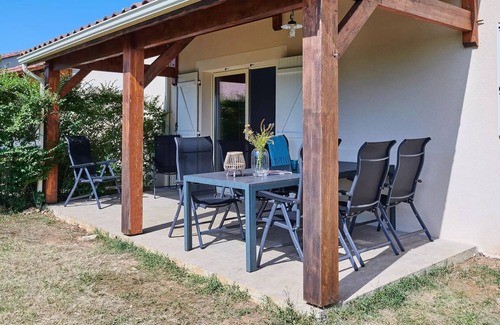 Lanzac Villa | Semi-detached villa, 1 bathroom, sleeps 6