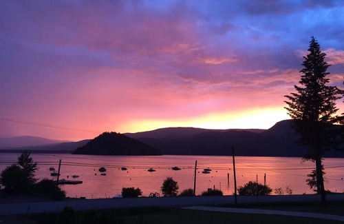 Blind Bay House | Semi Lake Front, Family Friendly, Dock and Buoy
