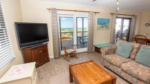 Colington House | Semi-Oceanfront, Ocean Views, 200 ft to Beach access, Dogs Welcome, KD242, Fitzs Wave Watcher