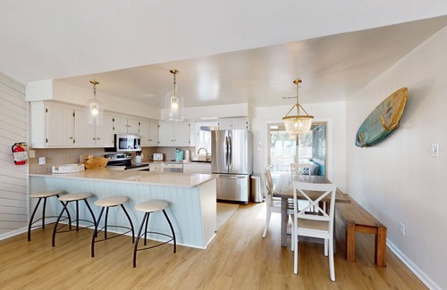 Sandbridge House | Semi oceanfront house with outdoor pool and cabana - steps to beach