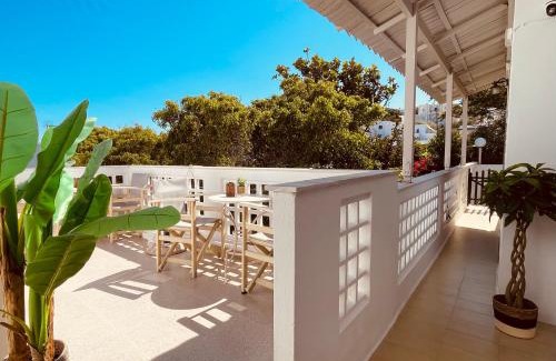 Adamas Hotel | Semiramis Guesthouse