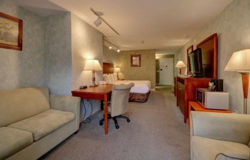 Augusta Hotel | Senator Inn & Spa