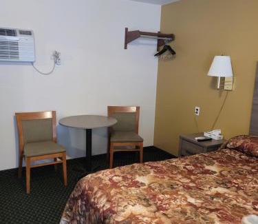 Watkins Glen Hotel | Seneca Clipper Inn