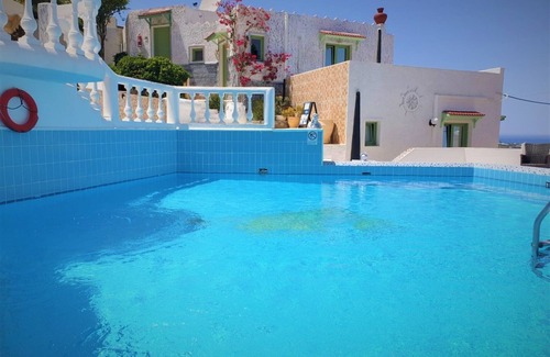 Piskopiano Apartment | Senior Citizen Suite in blue