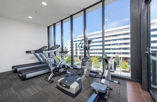 Belconnen Apartment | Sensational City Apartment with Lake Views