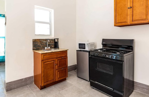 Juba Sound Apartment | Sensational Turtle Tail Drive Oceanfront Escape
