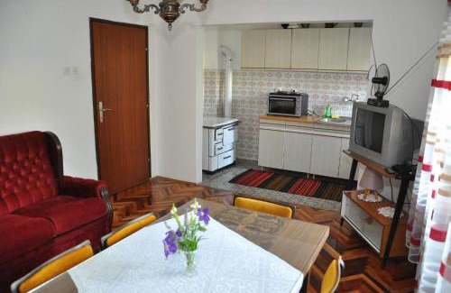 Donji Milanovac Apartment | Seosko turističko domaćinstvo Badrkić