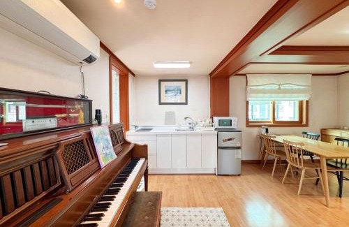 Sadang-dong House | Seoul Family House 4F Private Room