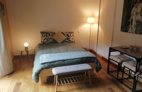 Clelles Bed & Breakfast | Separate room with terrace and summer kitchen in country house