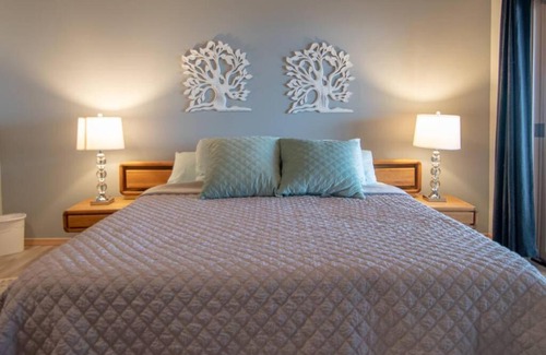 Three Rivers House | Sequoia Ridgetop Home - Breathtaking Views & Pool!