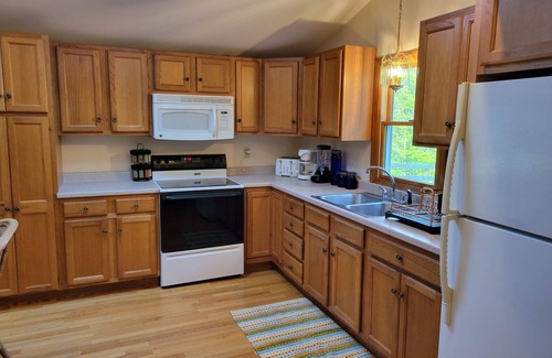 Belchertown Apartment | Serene 1-bedroom suite on 65 acre horse property