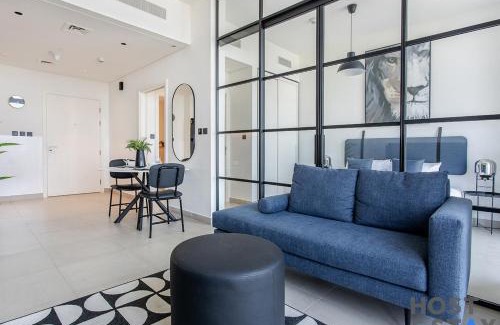 Dubai Apartment | Serene 1BR Getaway In Collective