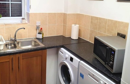 Sudbury Apartment | Serene 2Bedroom/1Bathroom Flat with FREE WIFI and PARKING