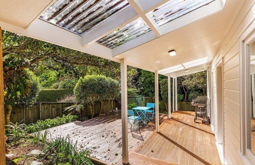 Mount Eden House | Serene 2BR Home w Grill & Yard by Zodiak Stays