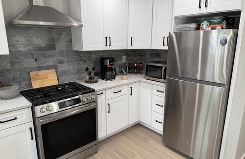 Queens House | Serene 3-bedroom house with AC in Queens located in a quiet neighborhood