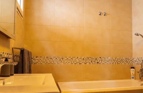 North Ridge Apartment | Serene 3BR Apt w/Pool/ Ridge/ Close to Airport