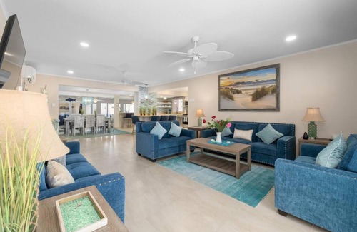 Palm Beach Apartment | Serene 4BR Palm Beach Villa Beach Rose by Bocobay